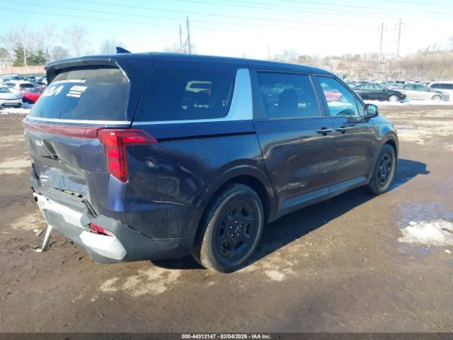 Kia Carnival MPV LXS - изображение 6