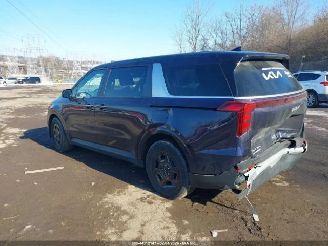 Kia Carnival MPV LXS - изображение 4