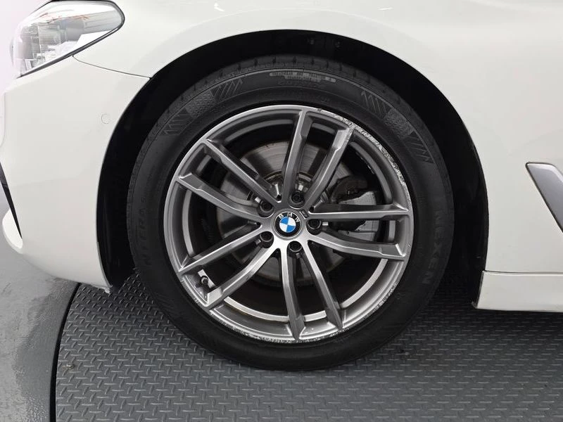 BMW 520 520d M Sport Package Plus| 190к.с., снимка 5 - Автомобили и джипове - 55804028