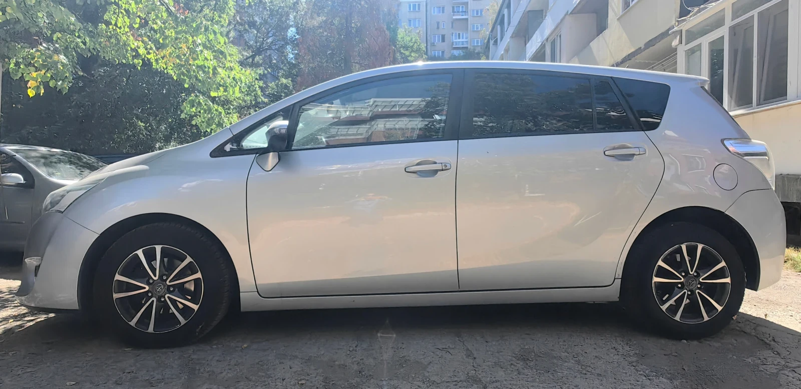 Toyota Verso 2.0 D4D 6MT Skyview, снимка 1