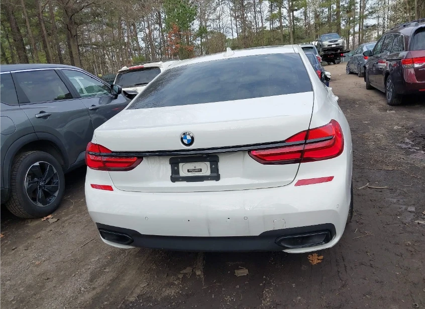 BMW 740 M-PACK* DISTRONIC* 360CAM* PANO* B58* ZF8*  - изображение 6