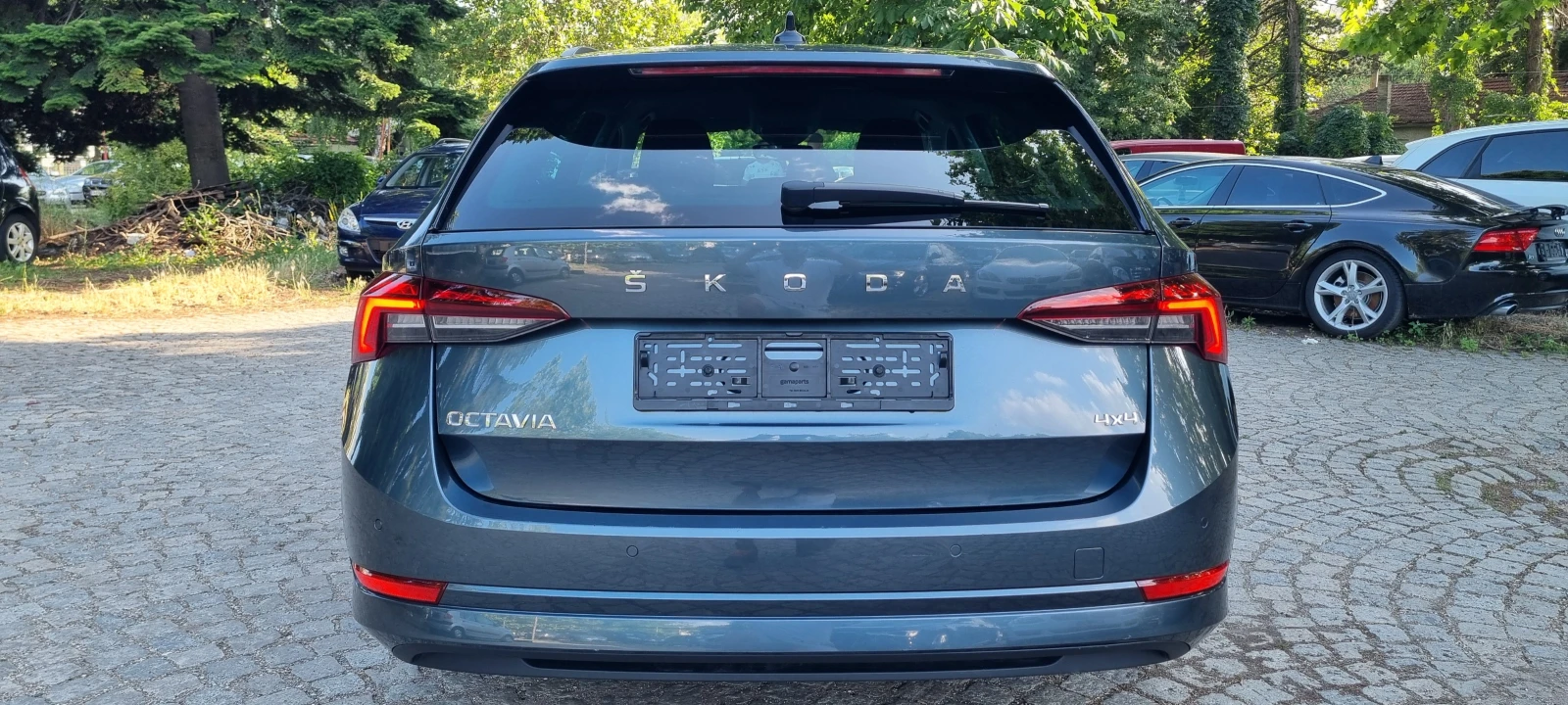 Skoda Octavia 2.0 TDI * АВТОМАТИК* * 4х4* * KEYLESS* * ШВЕЙЦАРИЯ - изображение 6