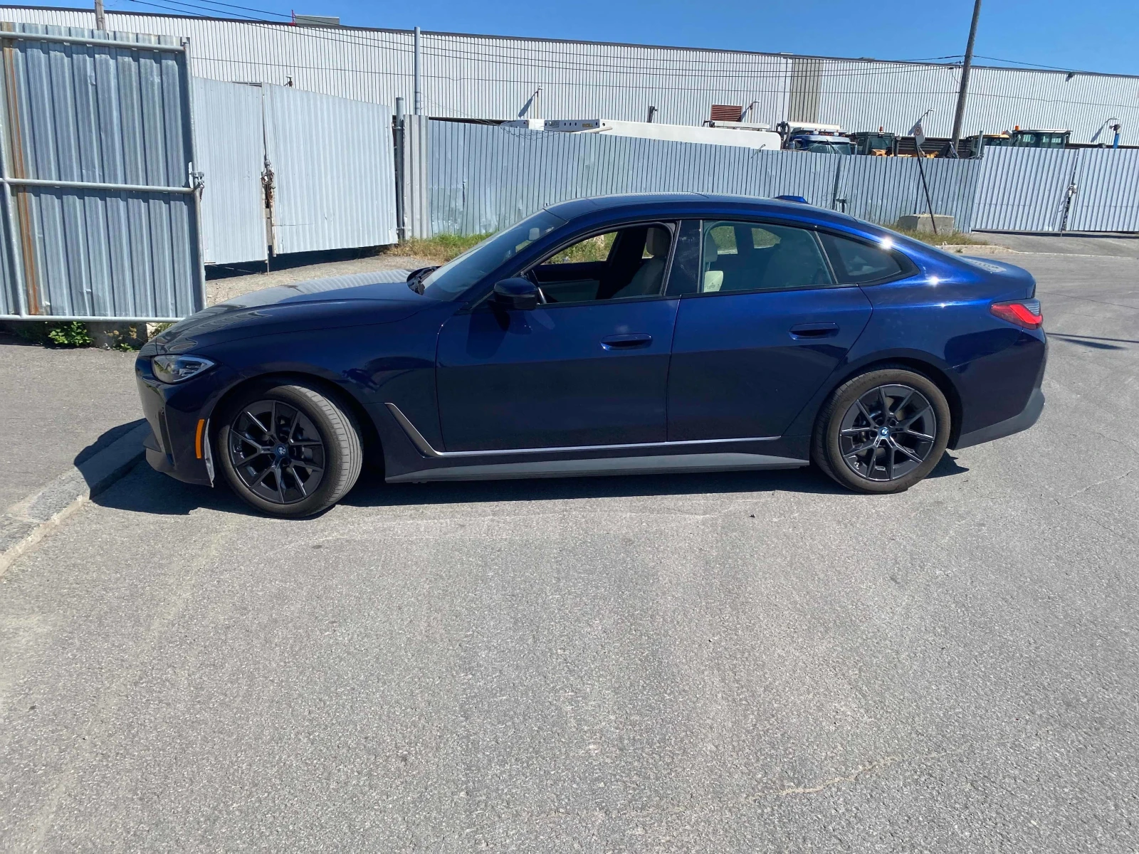 BMW i4 eDRIVE40 CARFAX * * АВТО КРЕДИТ * *  - изображение 3