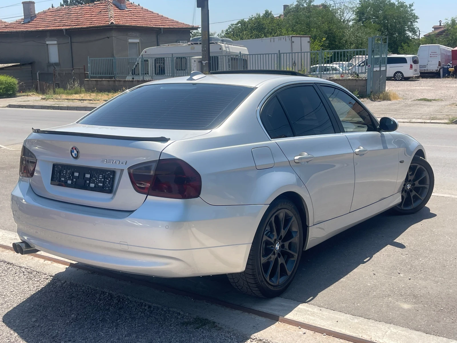 BMW 330 D 231к.с ЗАДНО - изображение 7