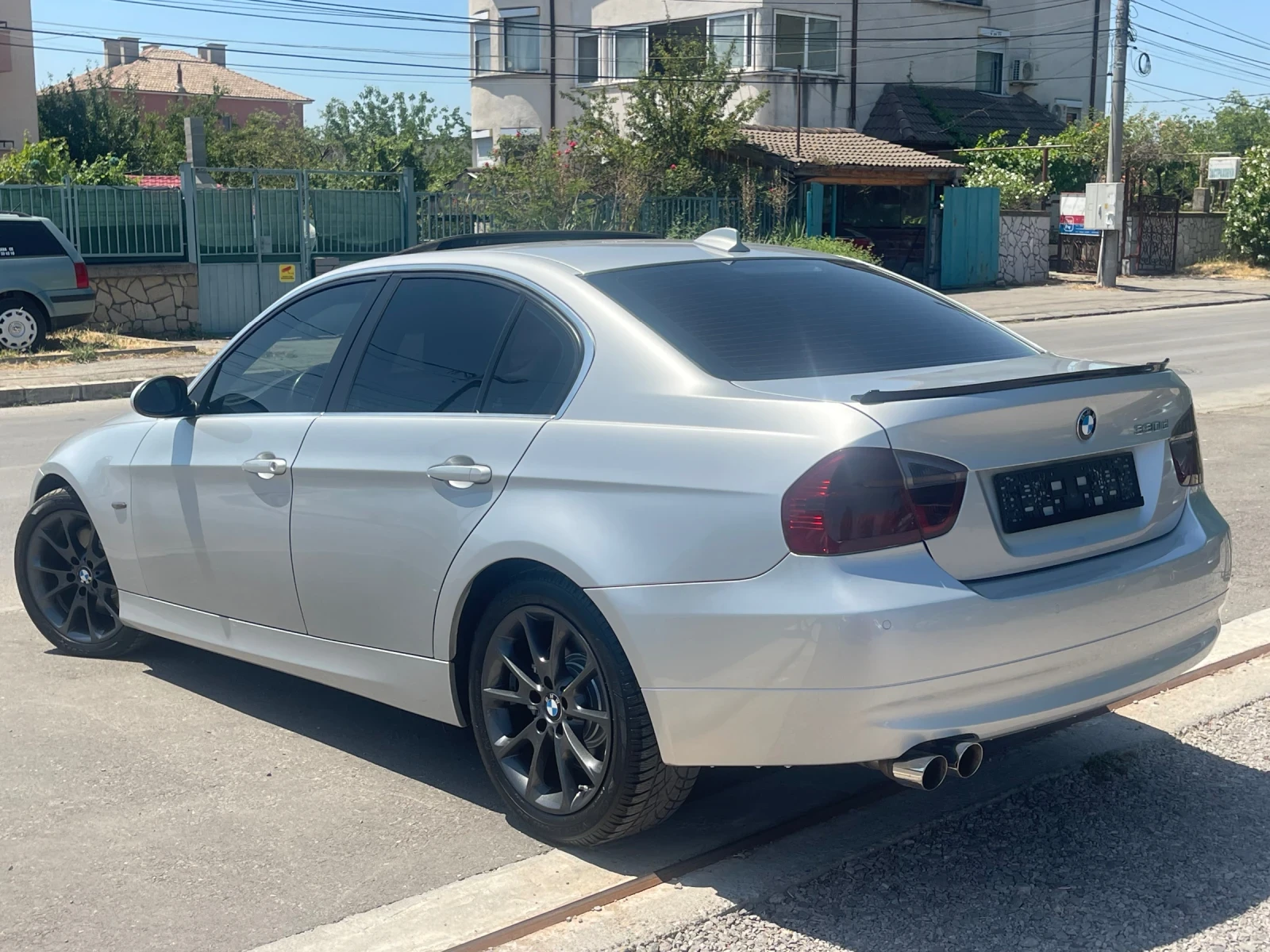 BMW 330 D 231к.с ЗАДНО - изображение 6