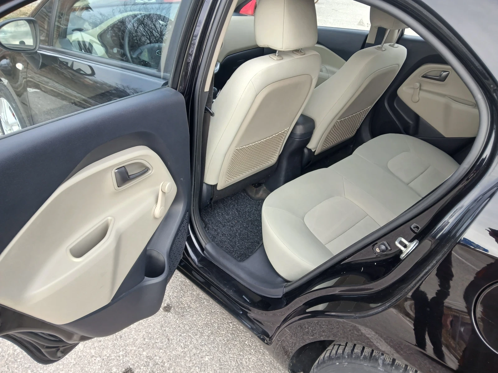Kia Rio | Mobile.bg � ����������� 12