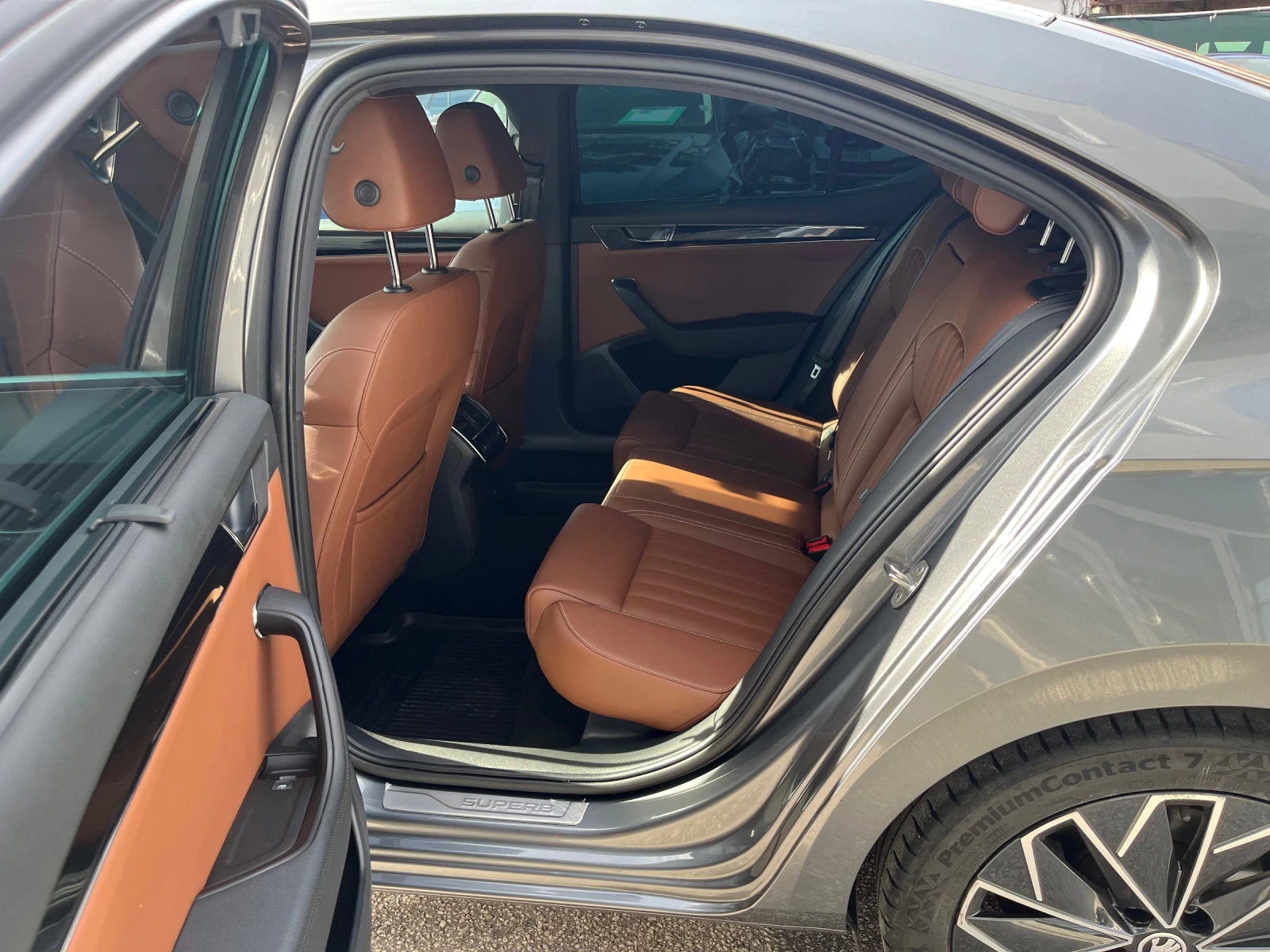 Skoda Superb 2.0TDI 7DSG 4X4, снимка 6 - Автомобили и джипове - 53782848