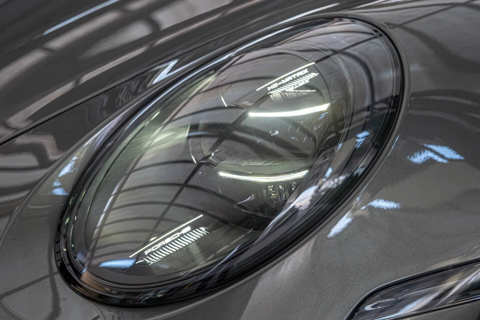 Porsche 911 Turbo S Hybrid/PDCC/PCCB/PDK/PDLS+ /Камера 360/Bur, снимка 4 - Автомобили и джипове - 53829606