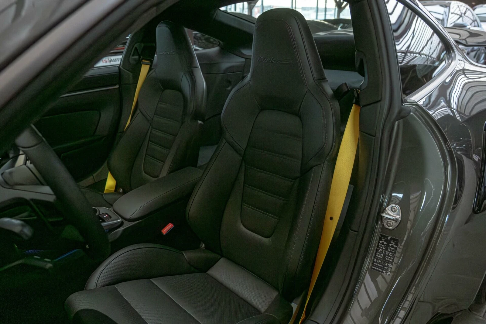 Porsche 911 Turbo S Hybrid/PDCC/PCCB/PDK/PDLS+ /Камера 360/Bur, снимка 9 - Автомобили и джипове - 53829606