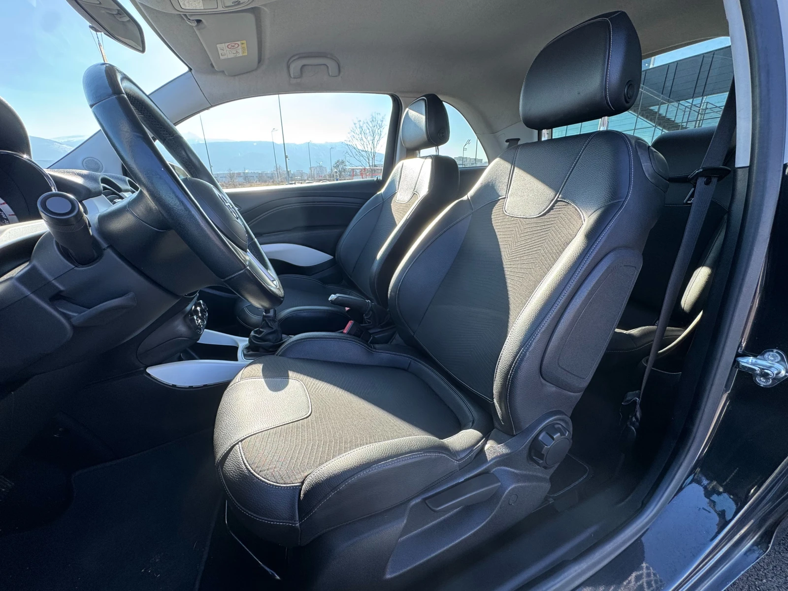 Opel Adam 1.4 Бензин/ГАЗ Фабрична, снимка 13 - Автомобили и джипове - 53873694