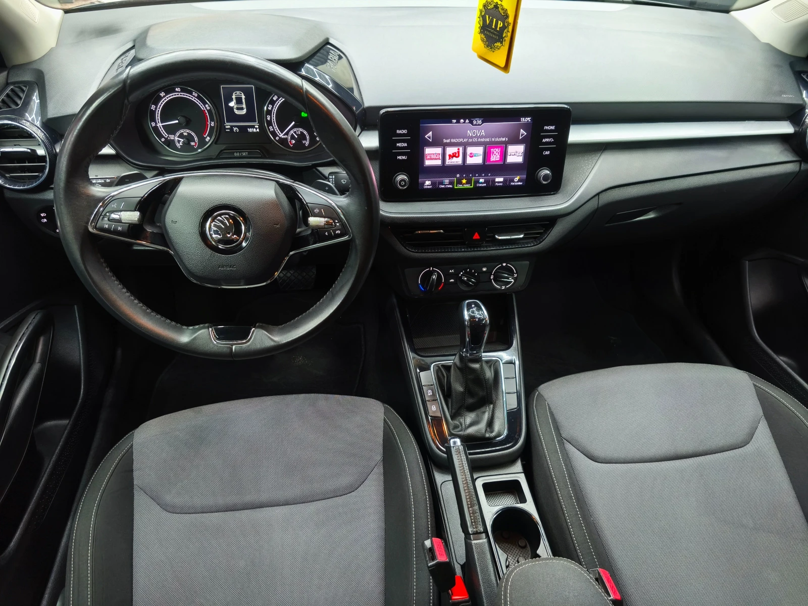 Skoda Fabia 1.0 TSI* LPG* DSG* Distronic* MATRIX* KEYLESS GO, снимка 8 - Автомобили и джипове - 54289874