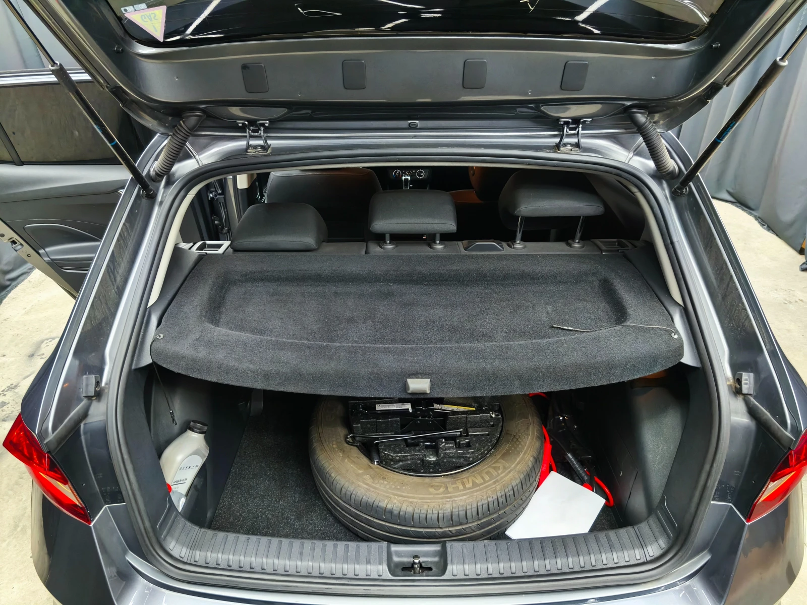 Skoda Fabia 1.0 TSI* LPG* DSG* Distronic* MATRIX* KEYLESS GO, снимка 13 - Автомобили и джипове - 54289874