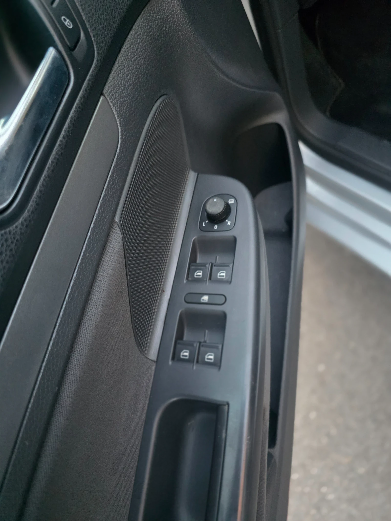 VW Golf 1.6 102к.с., снимка 12 - Автомобили и джипове - 56085445