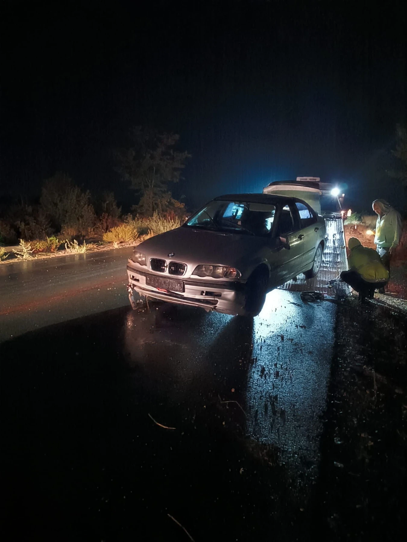BMW 320, снимка 15 - Автомобили и джипове - 56249877