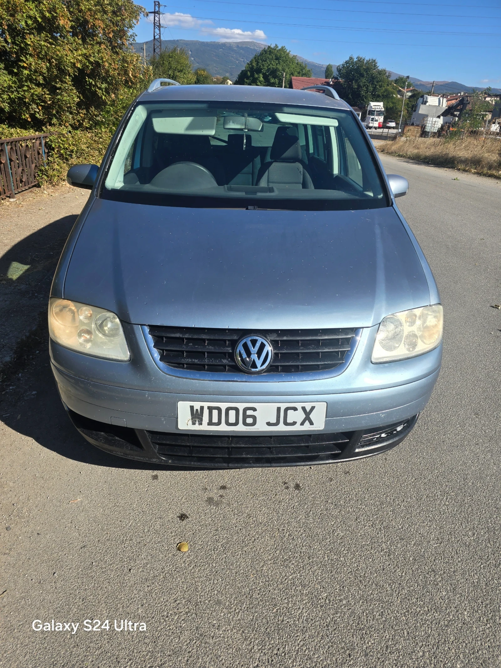 VW Touran 2.0TDI 140 BKD, снимка 2 - Автомобили и джипове - 56321810
