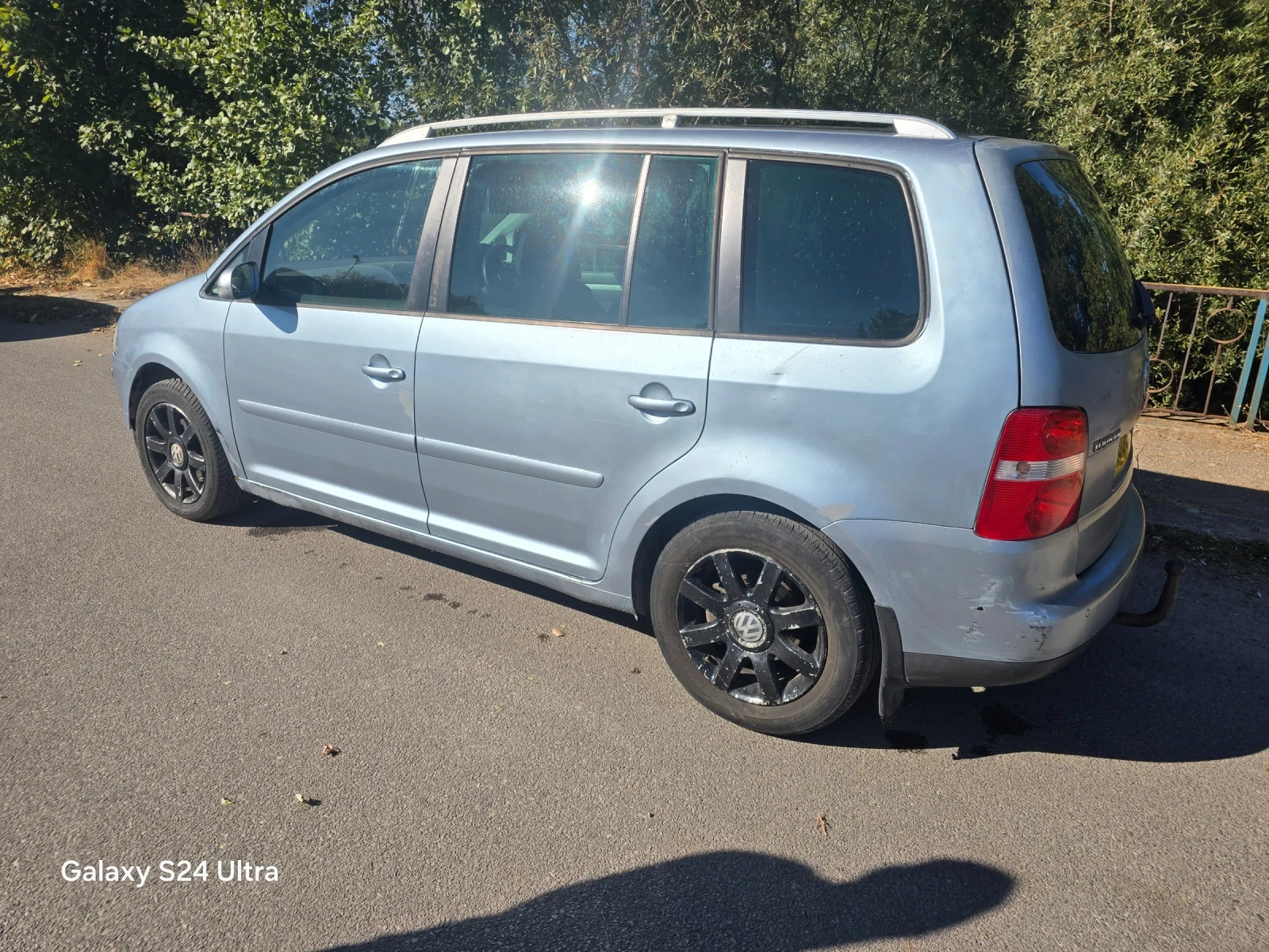 VW Touran 2.0TDI 140 BKD, снимка 3 - Автомобили и джипове - 56321810