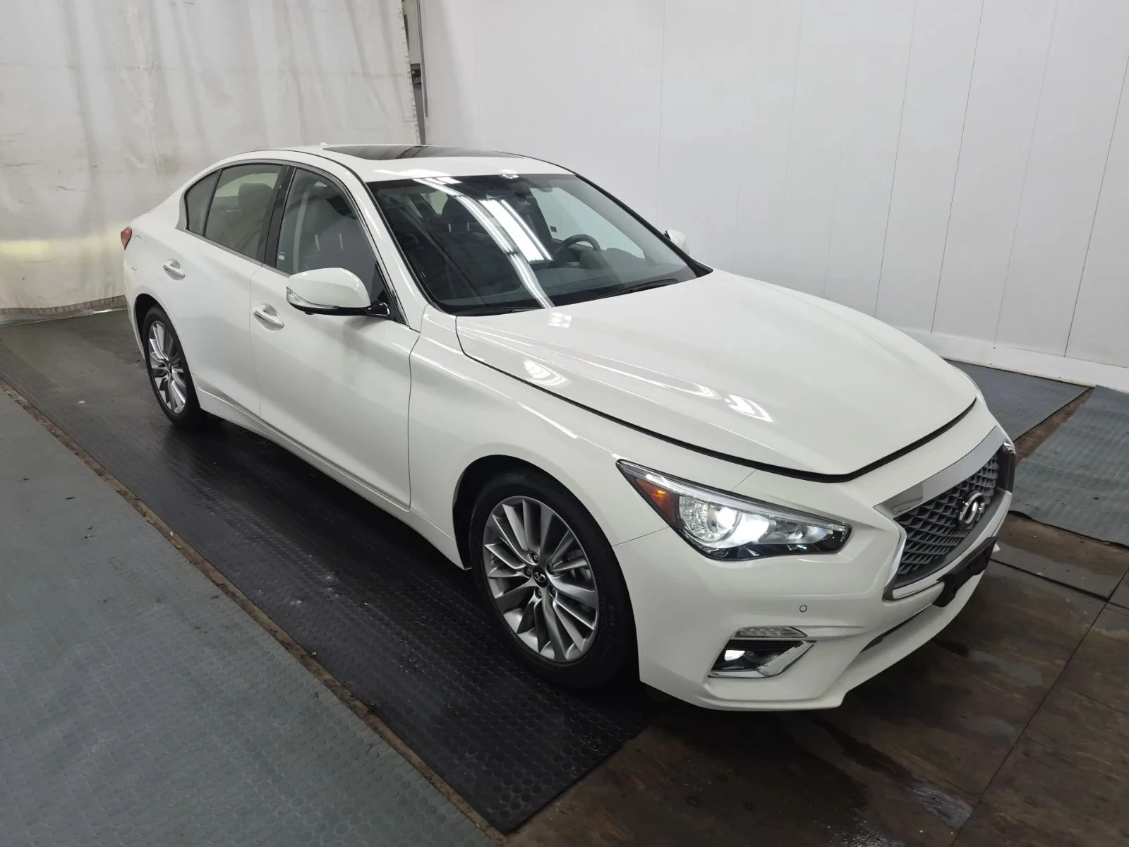 Infiniti Q50, снимка 3 - Автомобили и джипове - 56683266