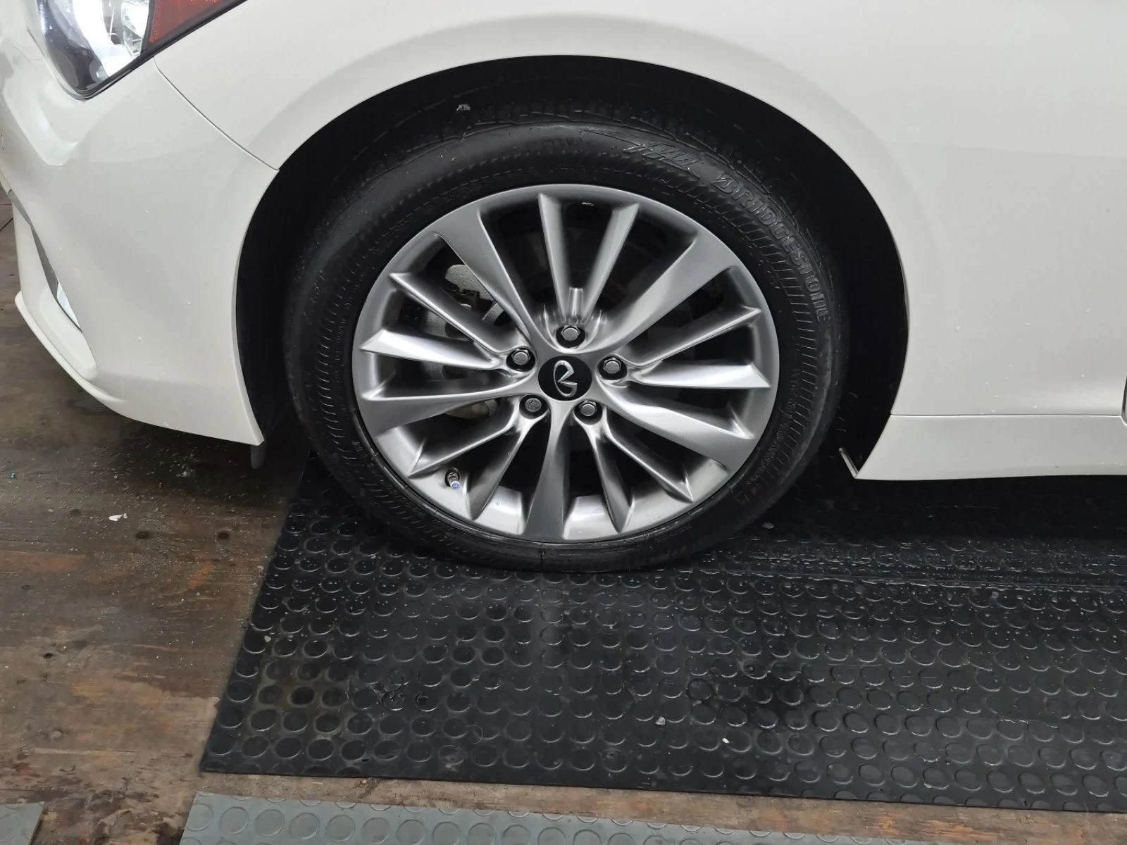 Infiniti Q50, снимка 8 - Автомобили и джипове - 56683266