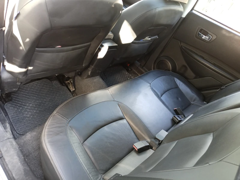 Nissan Qashqai 2.0, снимка 7 - Автомобили и джипове - 47918284