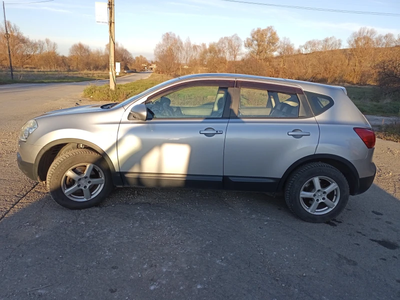 Nissan Qashqai 2.0, снимка 3 - Автомобили и джипове - 47918284