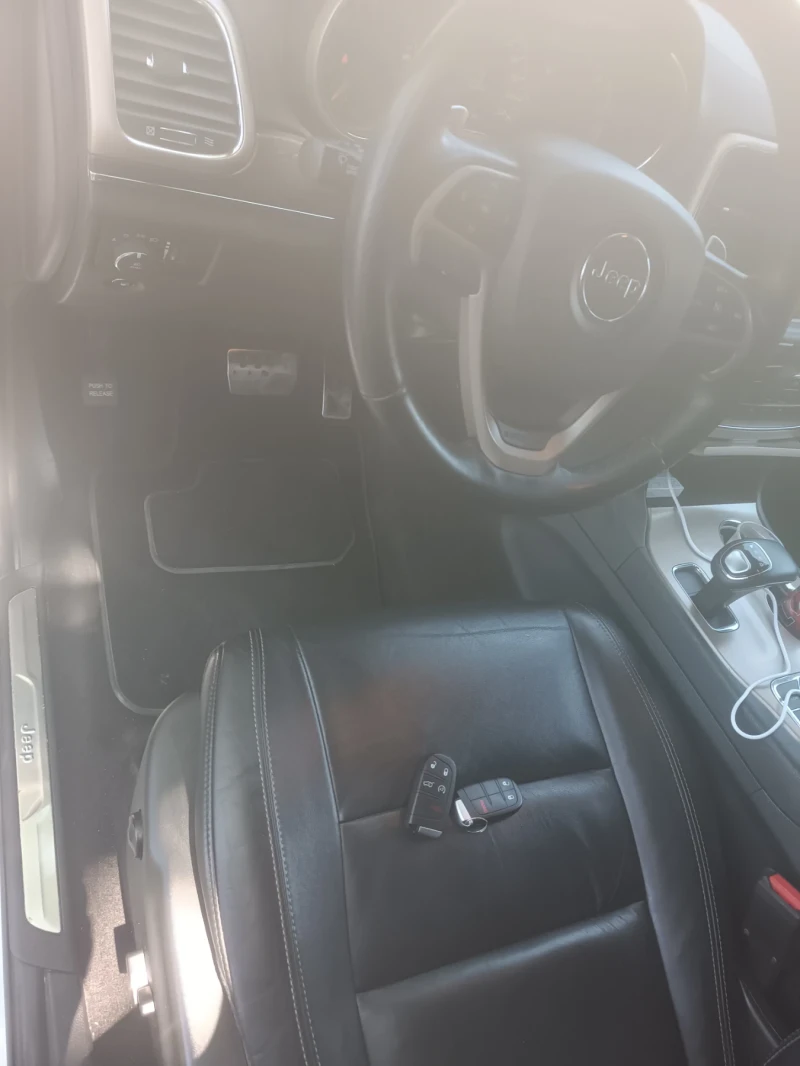 Jeep Grand cherokee, снимка 14 - Автомобили и джипове - 52498386