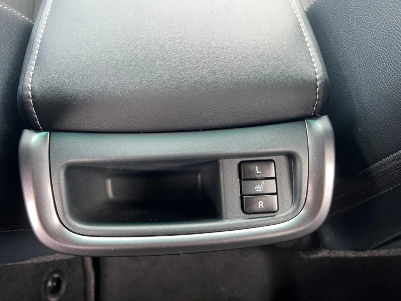 Toyota Hilux 2.8 D-4D/GR SPORT/DOUBLE CAB/JBL/360/LED/, снимка 17 - Автомобили и джипове - 51270669