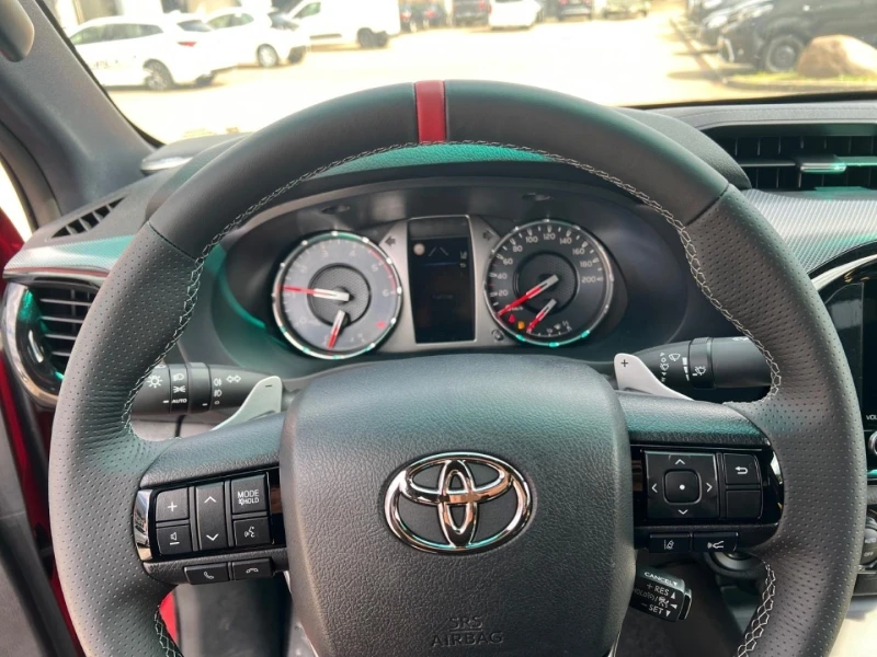 Toyota Hilux 2.8 D-4D/GR SPORT/DOUBLE CAB/JBL/360/LED/, снимка 10 - Автомобили и джипове - 51270669