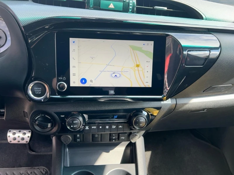 Toyota Hilux 2.8 D-4D/GR SPORT/DOUBLE CAB/JBL/360/LED/, снимка 12 - Автомобили и джипове - 51270669