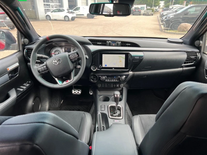 Toyota Hilux 2.8 D-4D/GR SPORT/DOUBLE CAB/JBL/360/LED/, снимка 15 - Автомобили и джипове - 51270669