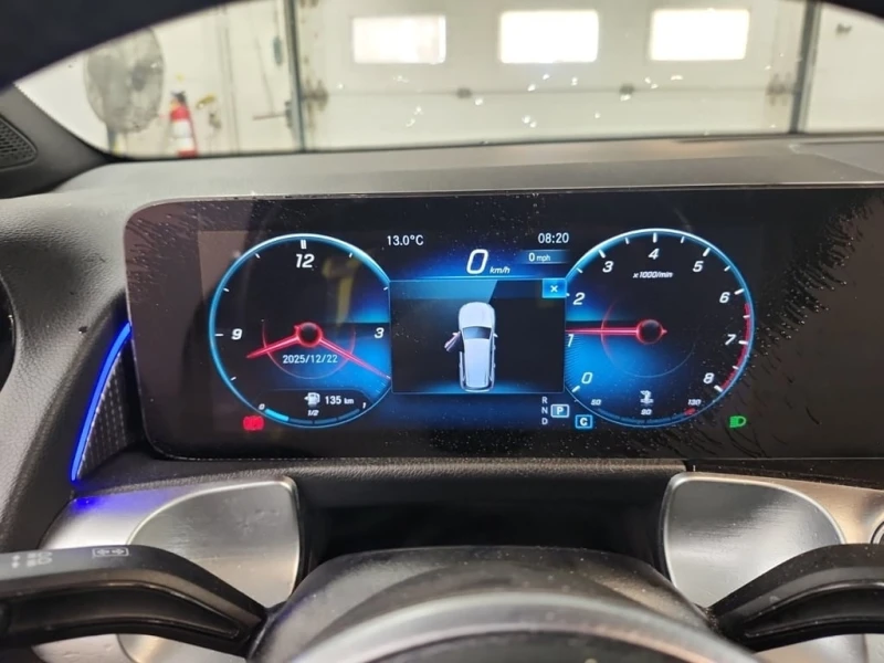 Mercedes-Benz GLB * 250 * CARFAX * БЕЗ ПЪРВОНАЧАЛНА ВНОСКА, снимка 11 - Автомобили и джипове - 52943471