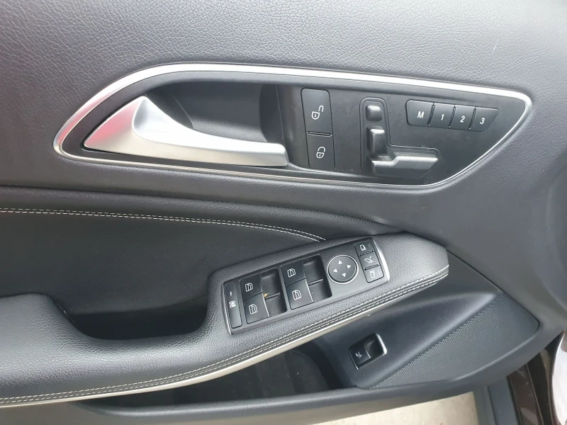 Mercedes-Benz GLA 200 NAVI KOJA  KAMERA PODGREV PANORAMA, снимка 9 - Автомобили и джипове - 53597883