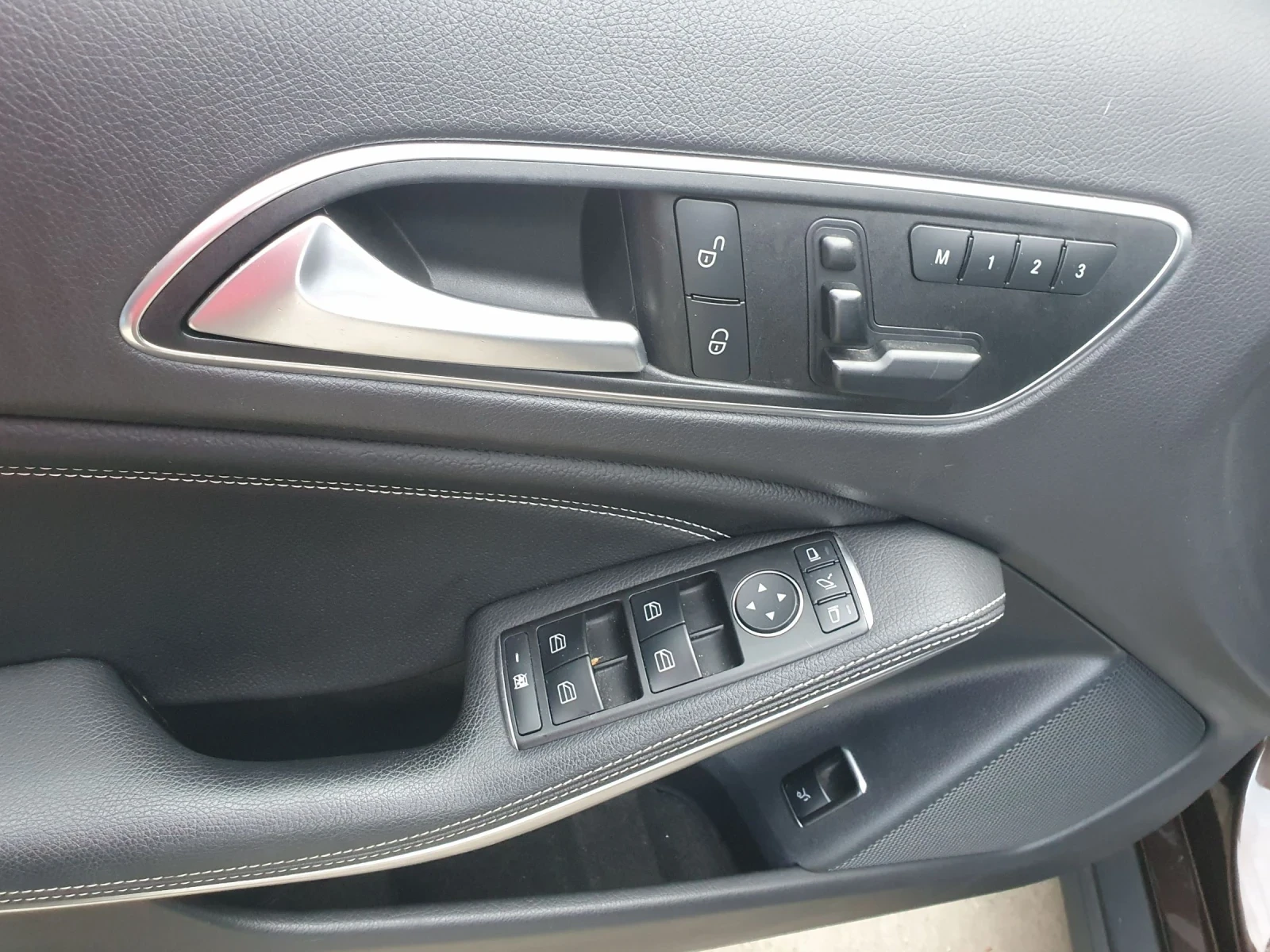 Mercedes-Benz GLA 200 NAVI KOJA  KAMERA PODGREV PANORAMA - изображение 9