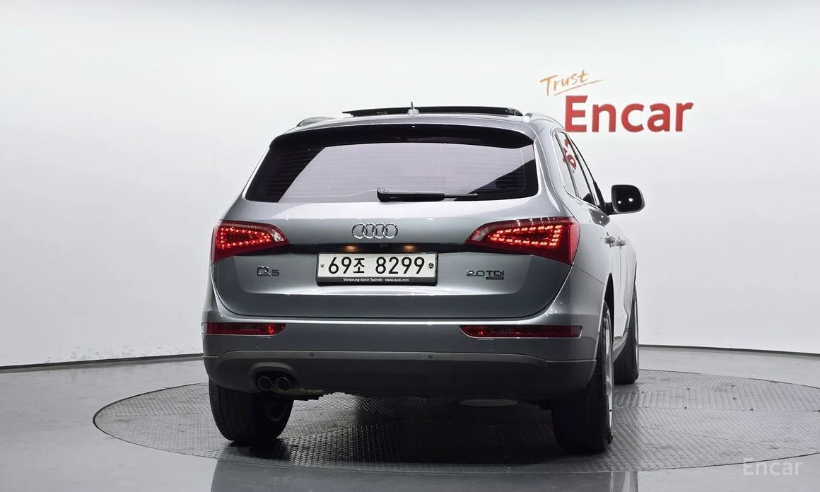 Audi Q5, снимка 4 - Автомобили и джипове - 53809173