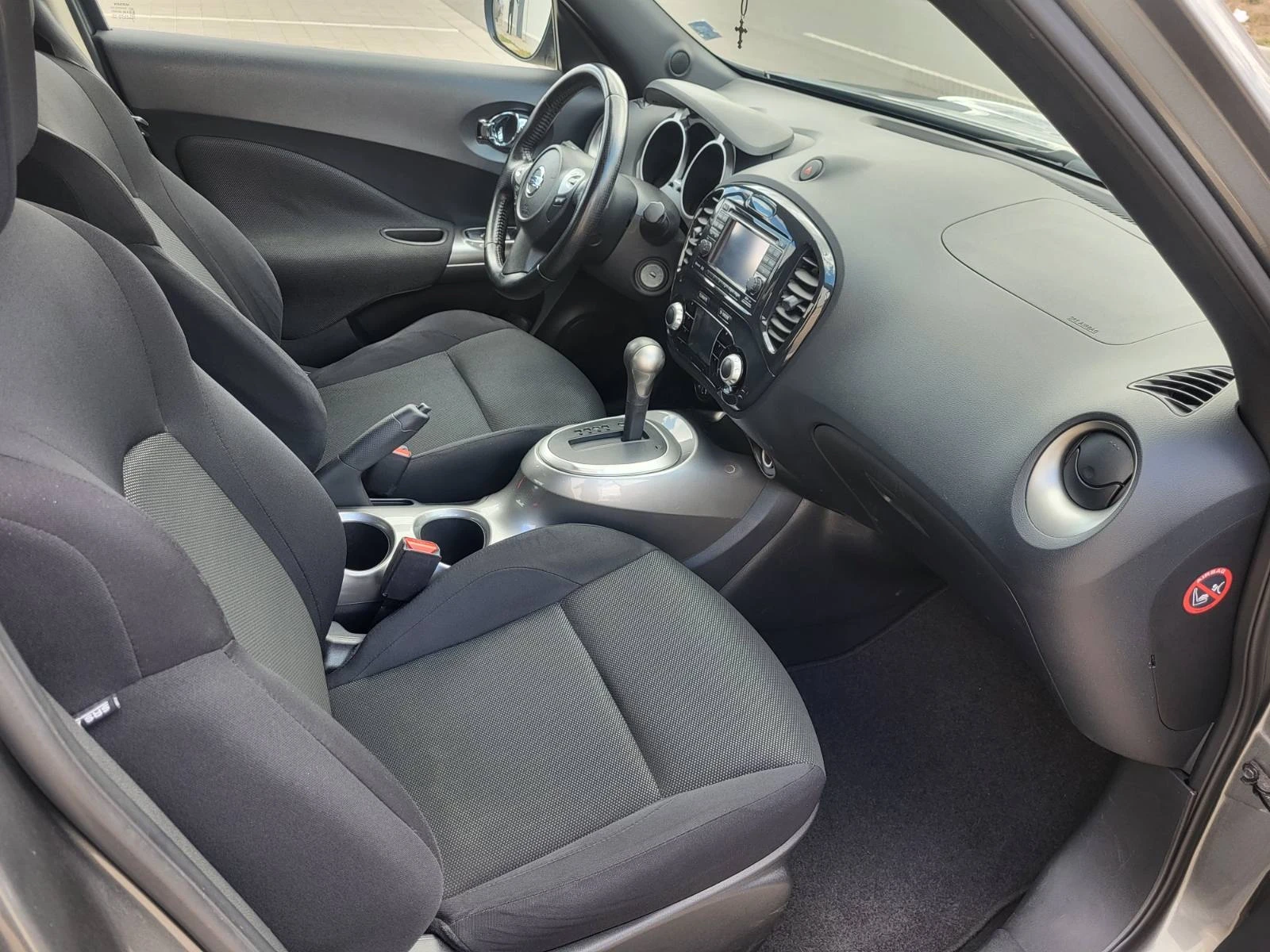 Nissan Juke 1.6, снимка 9 - Автомобили и джипове - 53986623