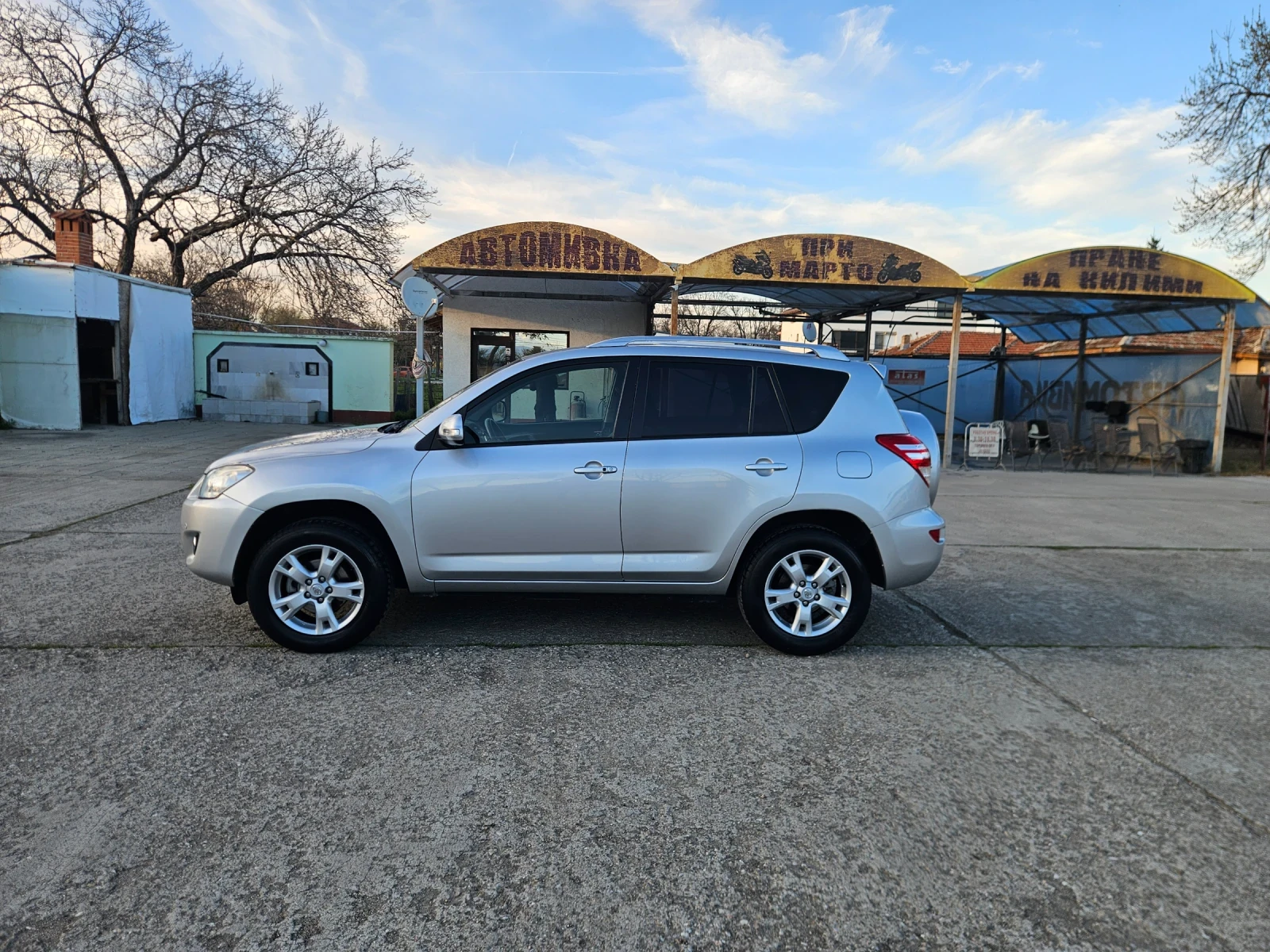 Toyota Rav4 126000, снимка 3 - Автомобили и джипове - 54115753