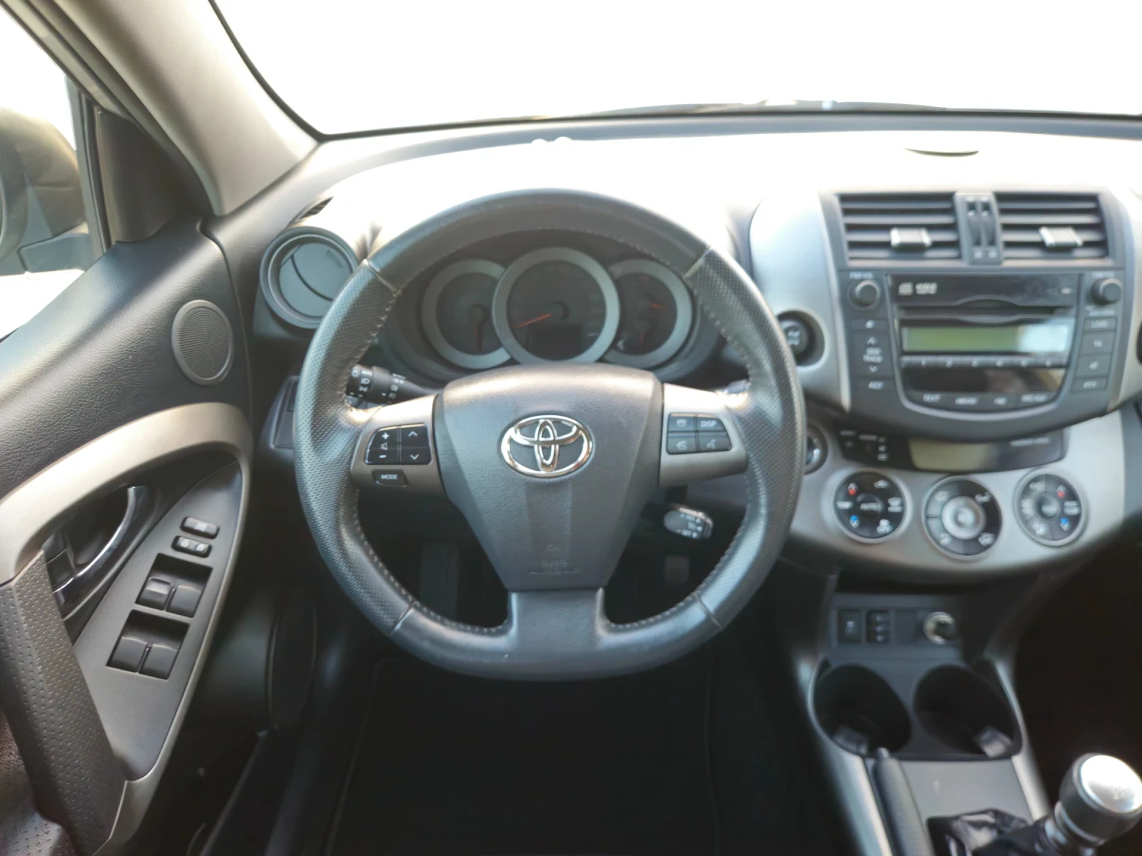 Toyota Rav4 126000, снимка 10 - Автомобили и джипове - 54115753