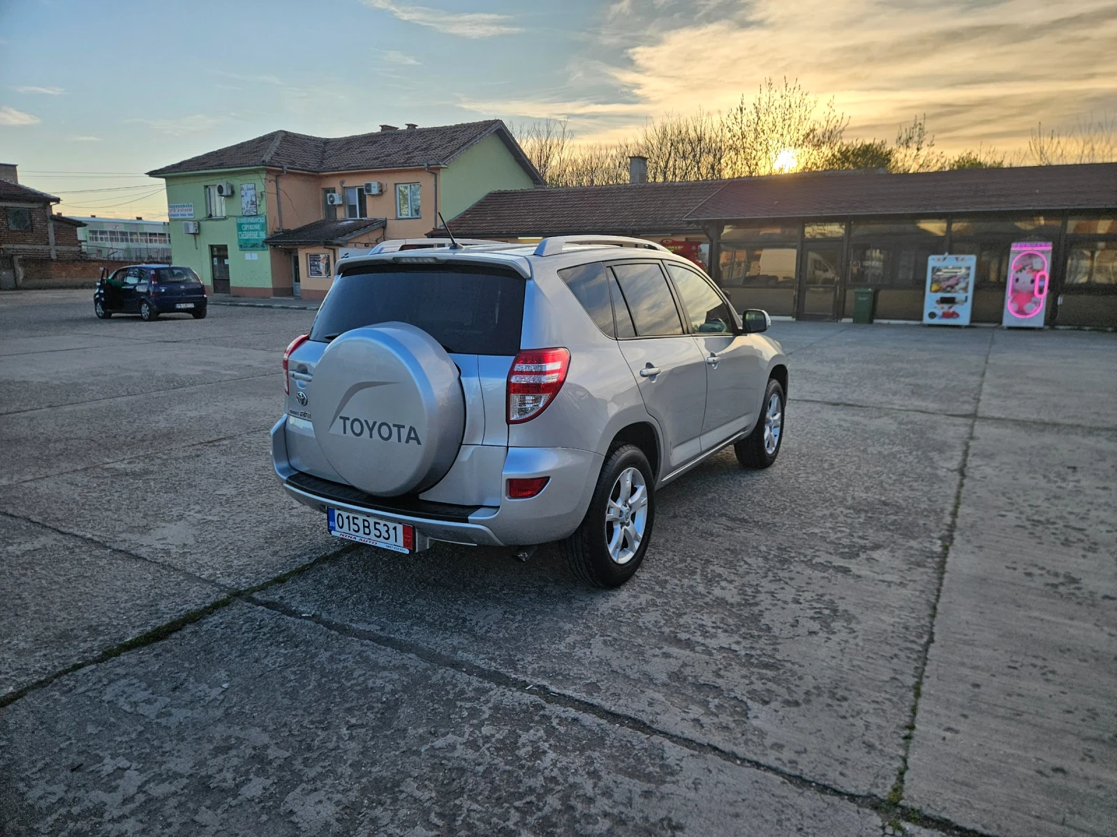 Toyota Rav4 126000, снимка 6 - Автомобили и джипове - 54115753
