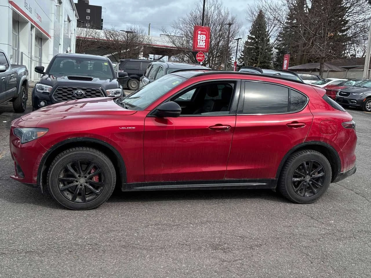 Alfa Romeo Stelvio * Veloce * CARFAX * КОМПЛЕКТ ГУМИ * PANO* ПОДГРЕВИ, снимка 2 - Автомобили и джипове - 54141548