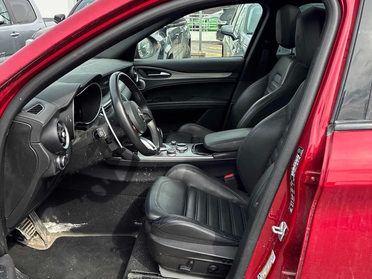 Alfa Romeo Stelvio * Veloce * CARFAX * КОМПЛЕКТ ГУМИ * PANO* ПОДГРЕВИ, снимка 12 - Автомобили и джипове - 54141548