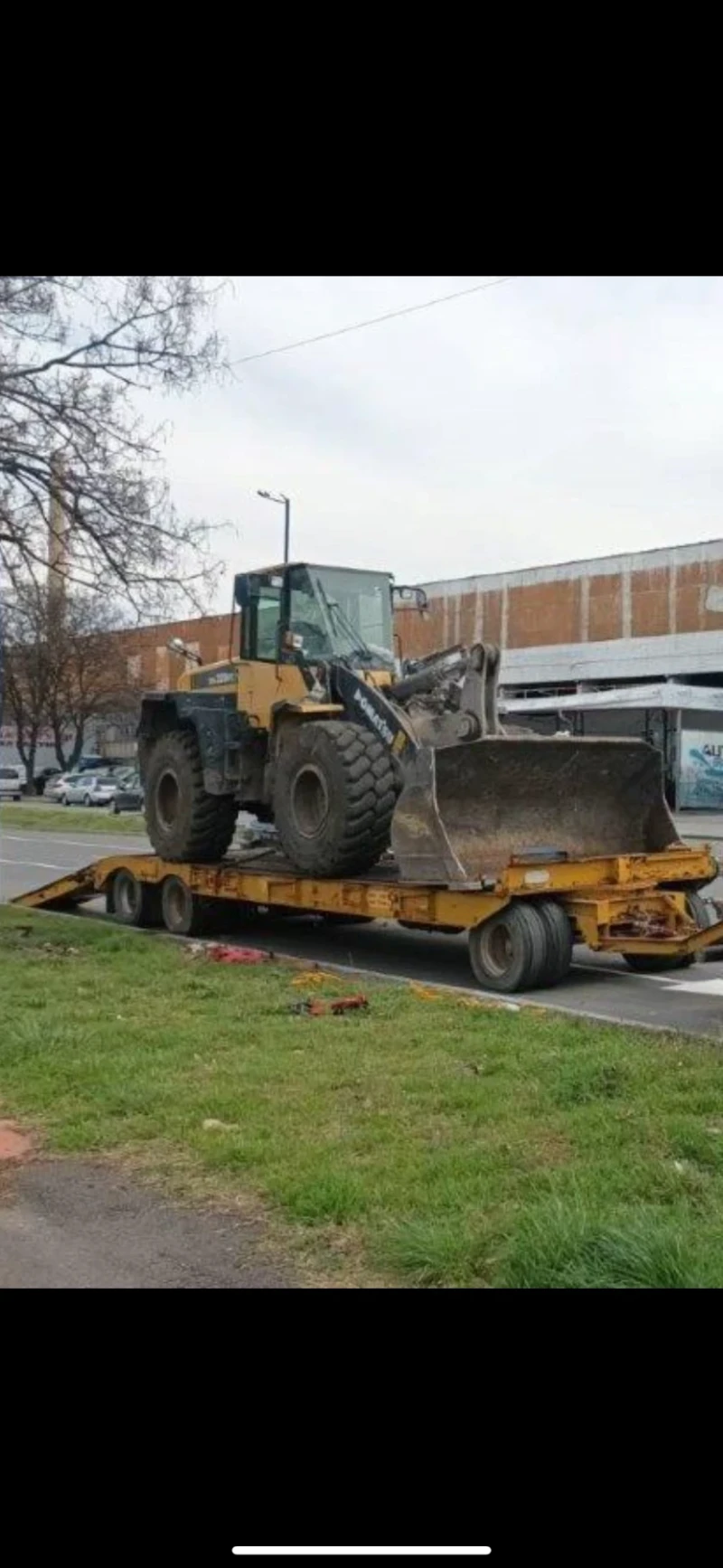 Челен товарач Komatsu WA320PZ-6, снимка 1 - Индустриална техника - 48863243