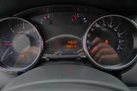 Peugeot 5008 1.6HDI, снимка 11 - Автомобили и джипове - 39882381