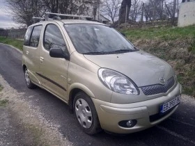  Toyota Yaris verso