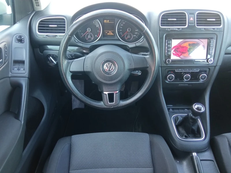 VW Golf VI 1.2 TSI, снимка 13 - Автомобили и джипове - 44464018