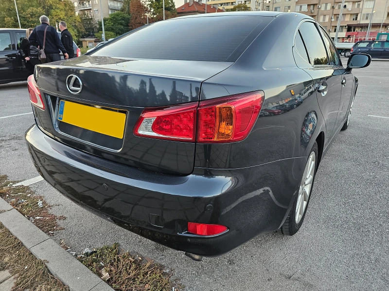 Lexus IS 220d facelift, снимка 2 - Автомобили и джипове - 48635200