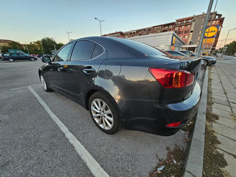 Lexus IS 220d facelift, снимка 3 - Автомобили и джипове - 48635200