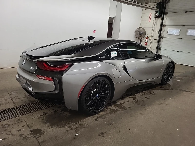 BMW i8, снимка 7 - Автомобили и джипове - 48742023