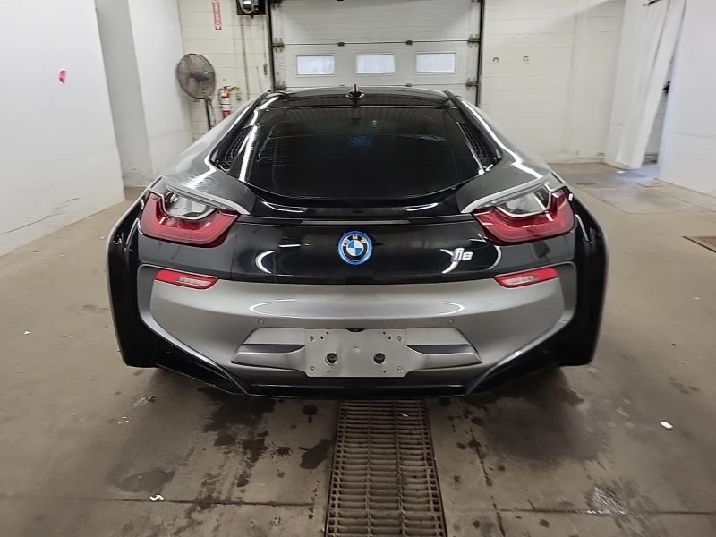 BMW i8, снимка 8 - Автомобили и джипове - 48742023