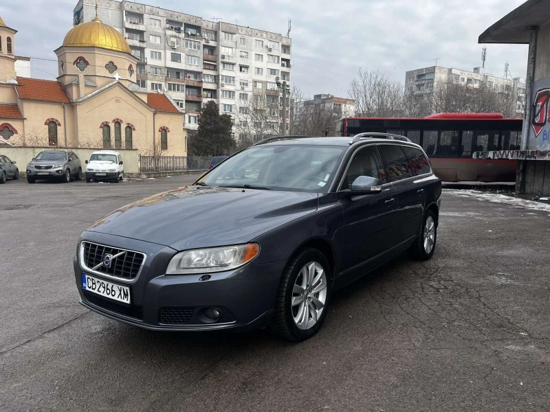 Volvo V70, снимка 1 - Автомобили и джипове - 48800646