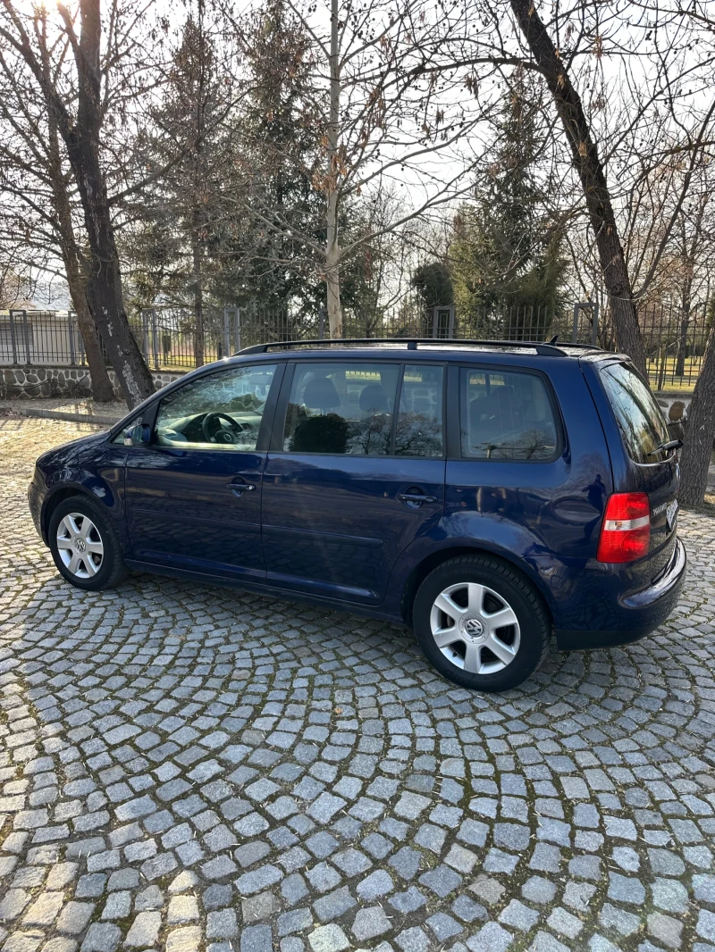 VW Touran 2.0 TDI 7-места, снимка 5 - Автомобили и джипове - 49453409