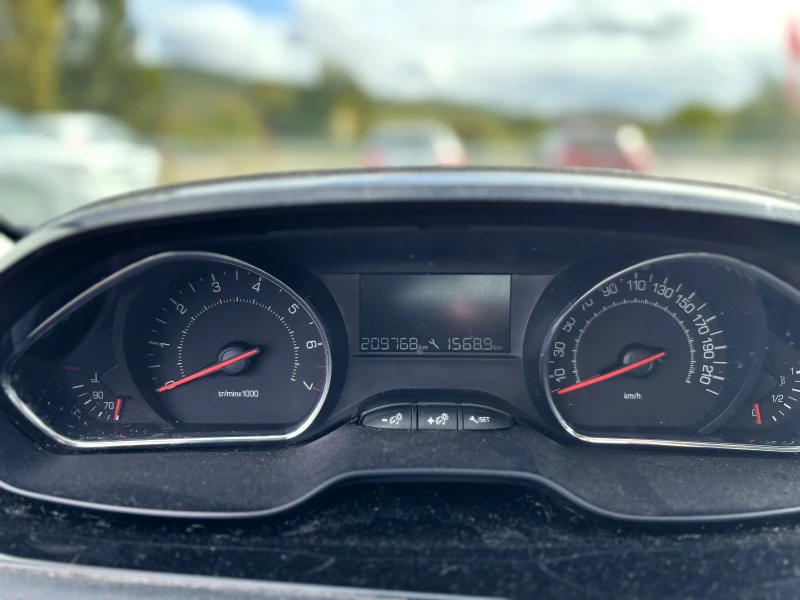Peugeot 208, снимка 9 - Автомобили и джипове - 51961714